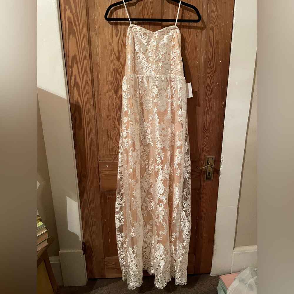 Lulus maxi white and peach lace dress